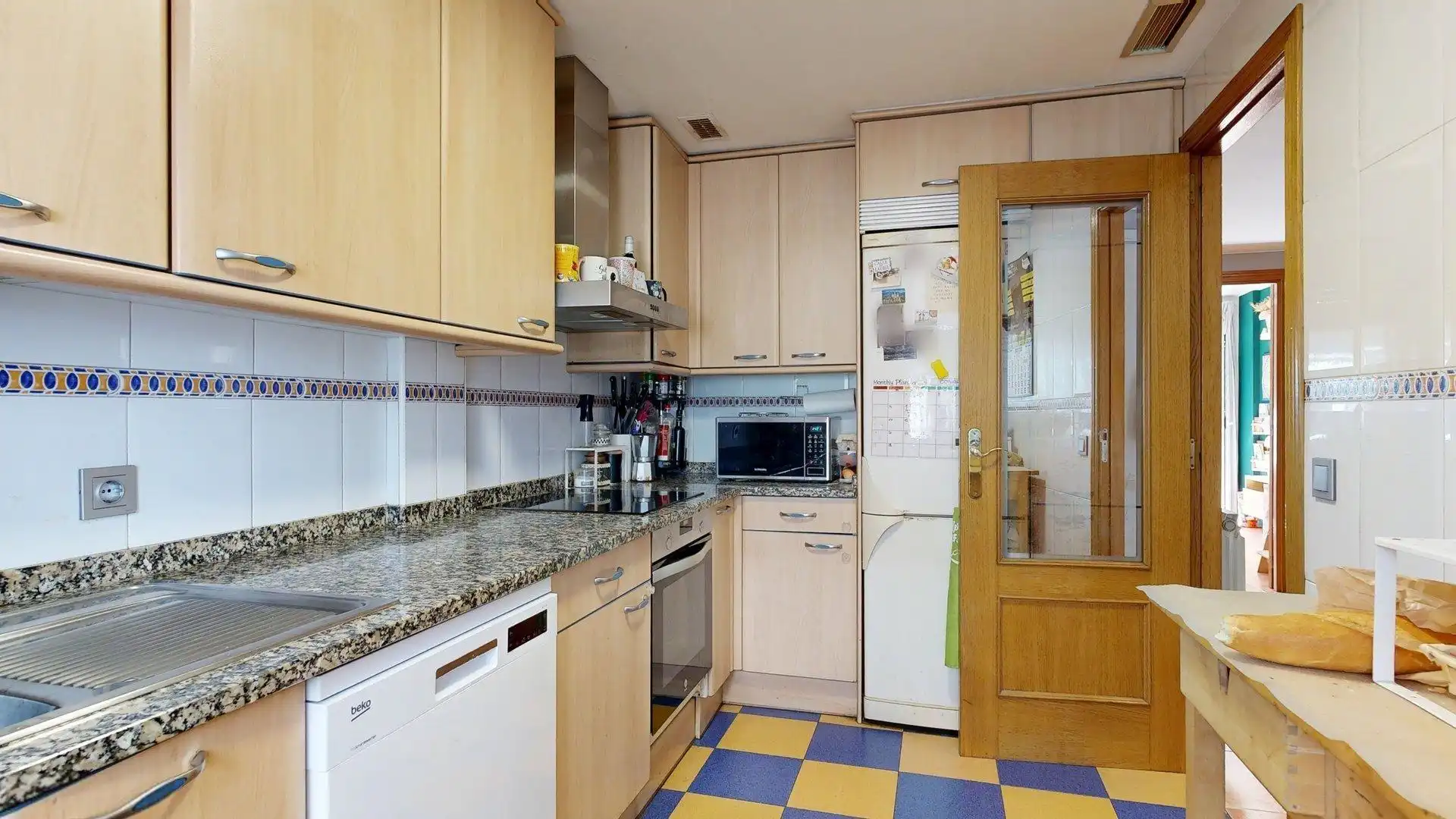 Cocina de Casa adosada en venta en Zaragoza con Calefacción, Jardín privado y Terraza