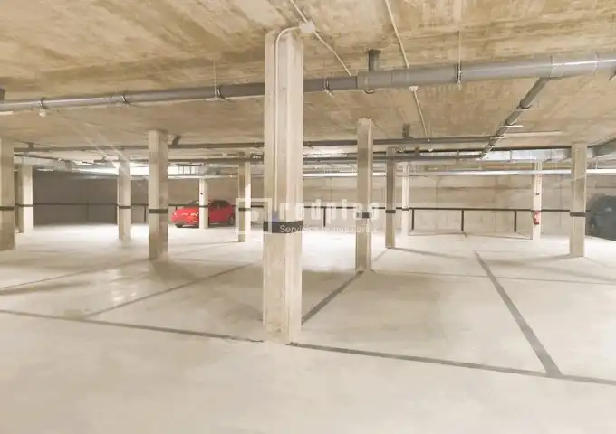 Parking of Flat for rent in Guadalajara  with Air Conditioner, Heating and Parquet flooring