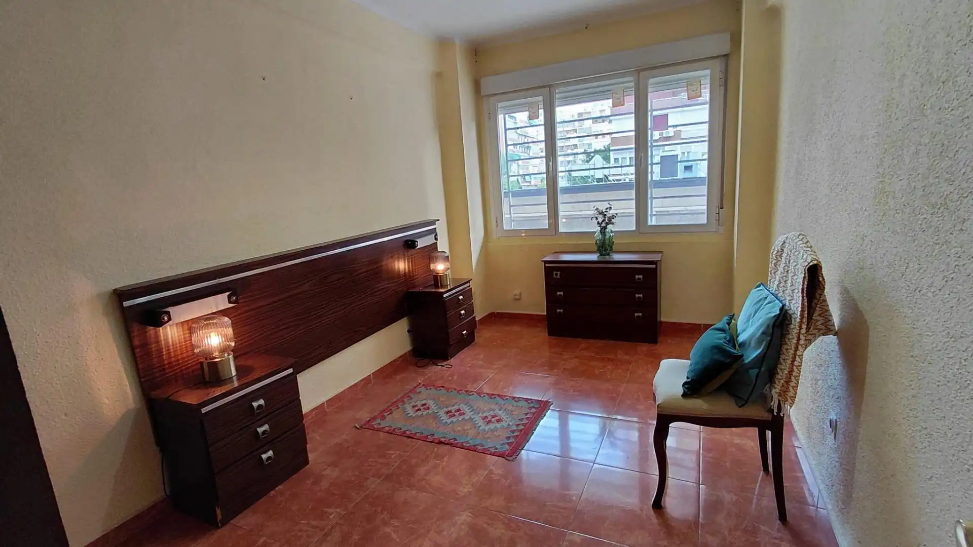 Schlafzimmer von Büro zum Verkauf in Madrid