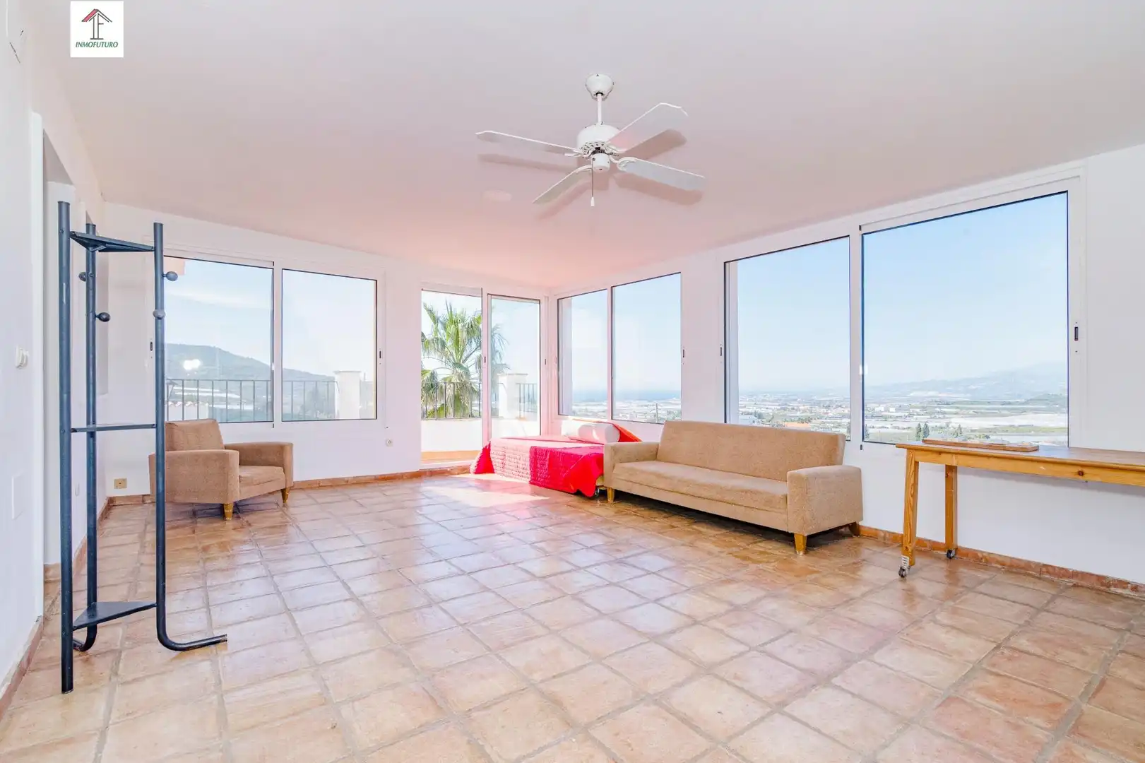Sala de estar de Casa o chalet en venta en Motril con Jardín privado, Terraza y Piscina