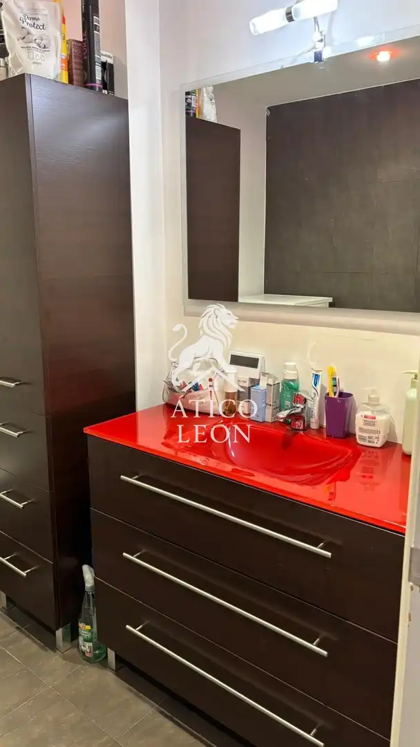 Baño de Casa adosada en venta en San Andrés del Rabanedo con Calefacción, Jardín privado y Parquet