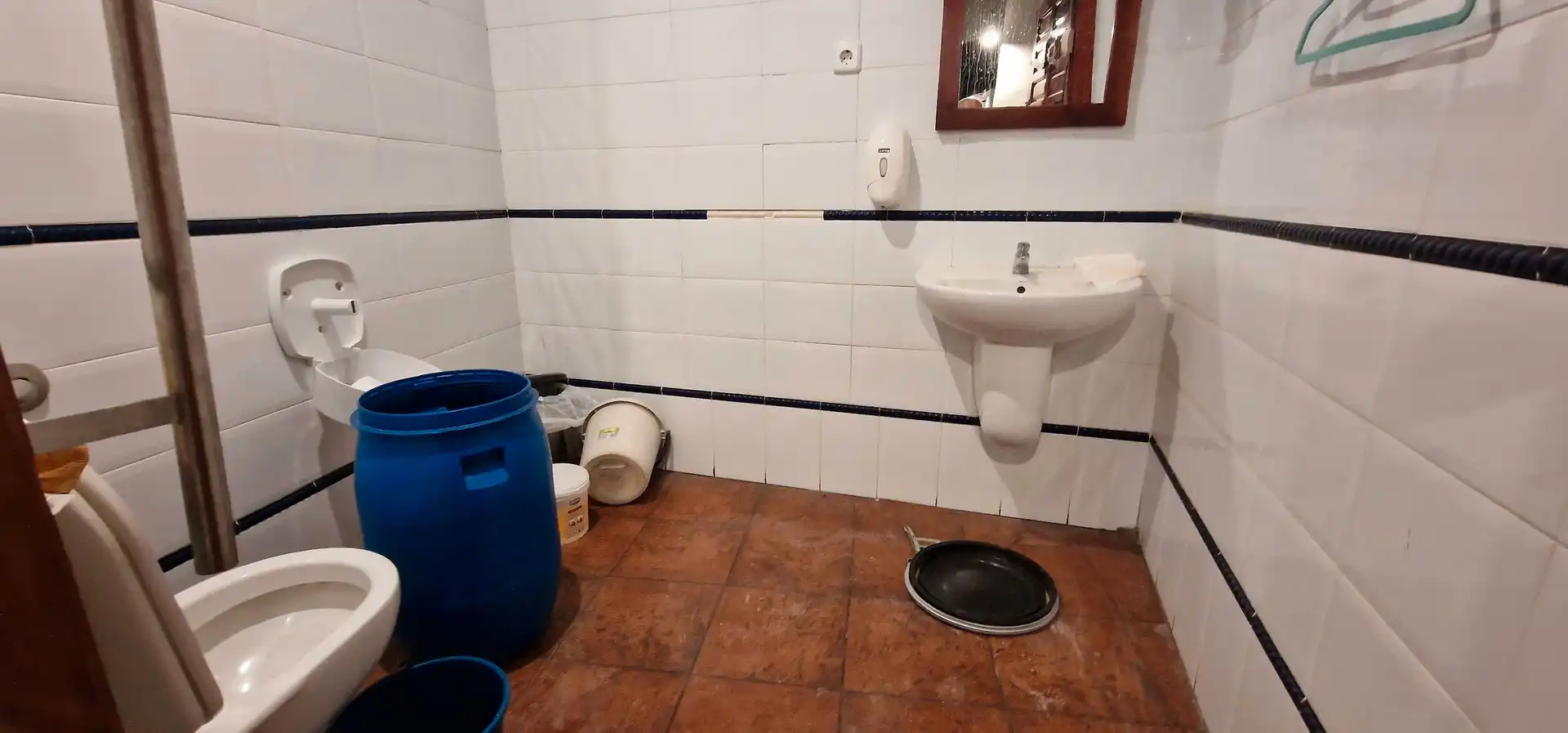 Bathroom of Commercial properties for sale in Lorca  with Air Conditioner