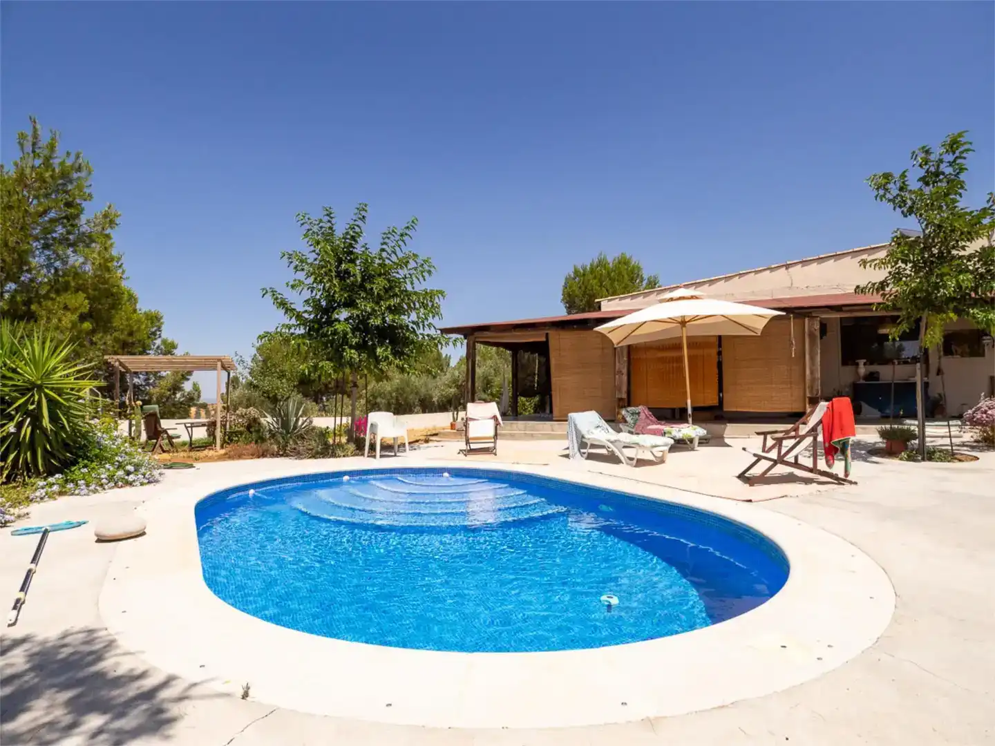 Piscina de Casa o xalet en venda en Chimeneas amb Aire condicionat i Piscina