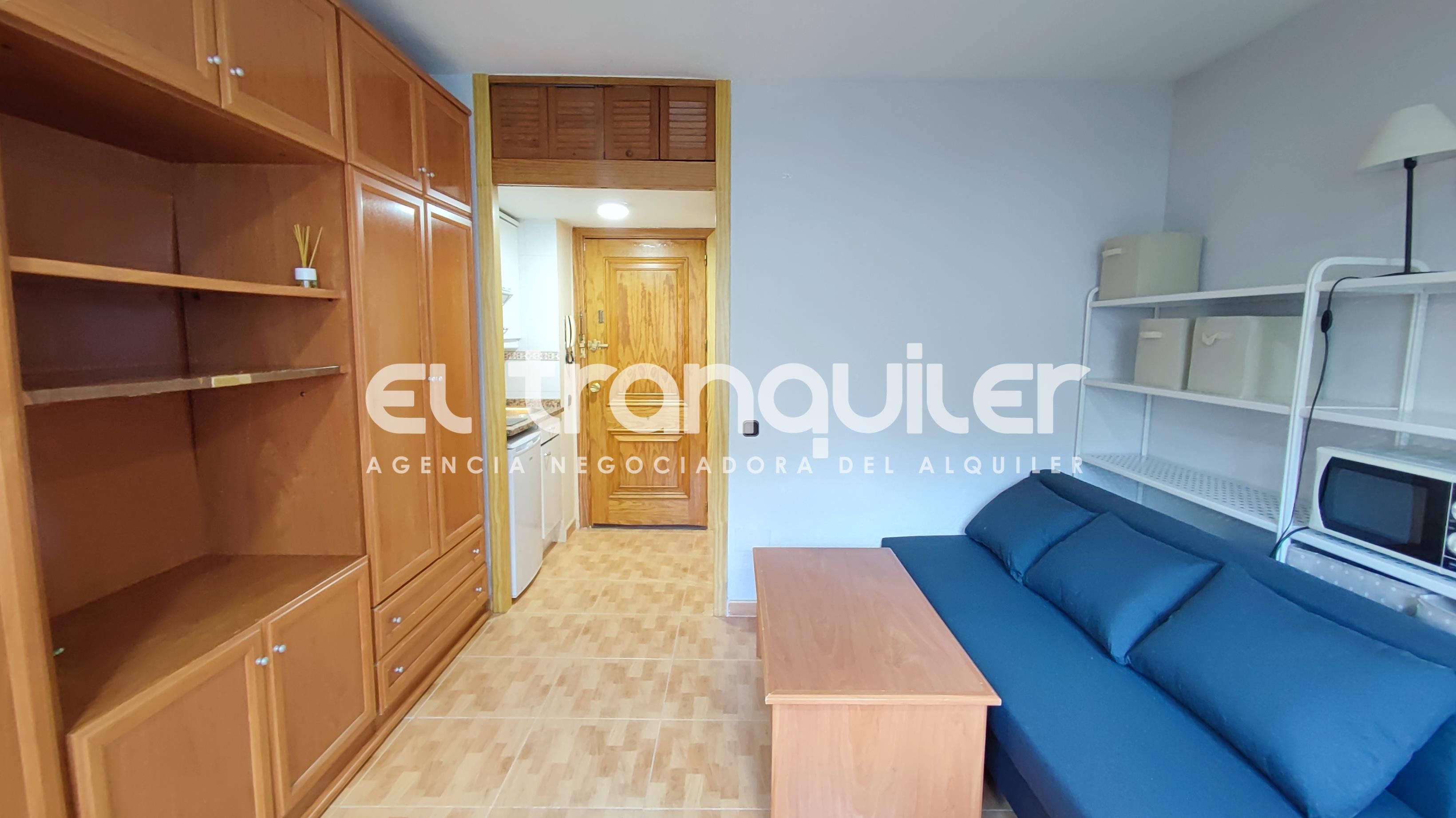 Dormitori de Estudi de lloguer en  Madrid Capital amb Aire condicionat, Moblat i Rentadora