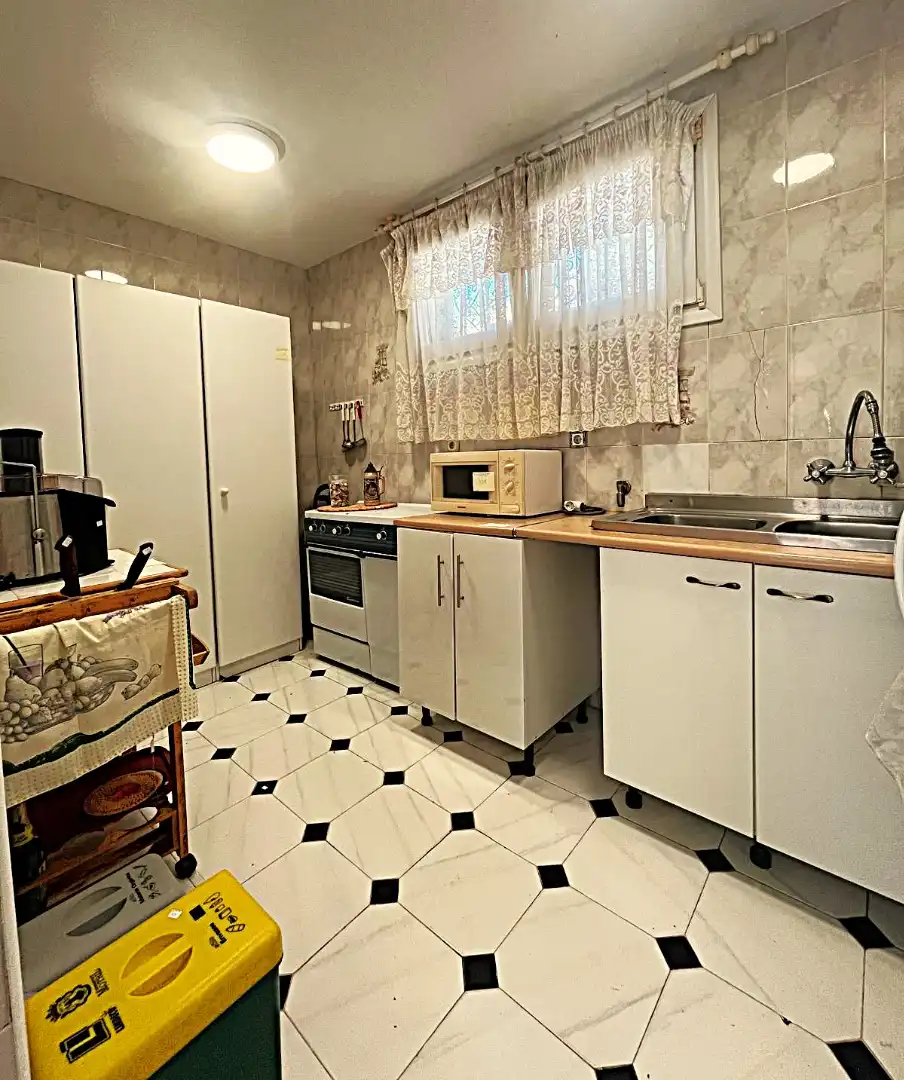 Cuina de Casa o xalet en venda en Vélez-Málaga amb Jardí privat i Terrassa