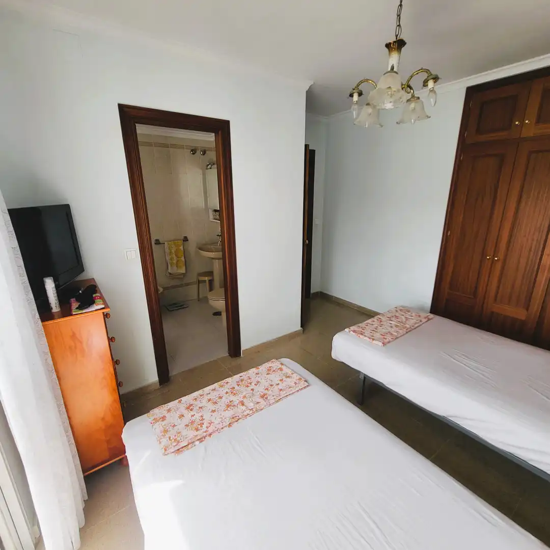 Dormitori de Apartament en venda en Estepona amb Terrassa i Balcó