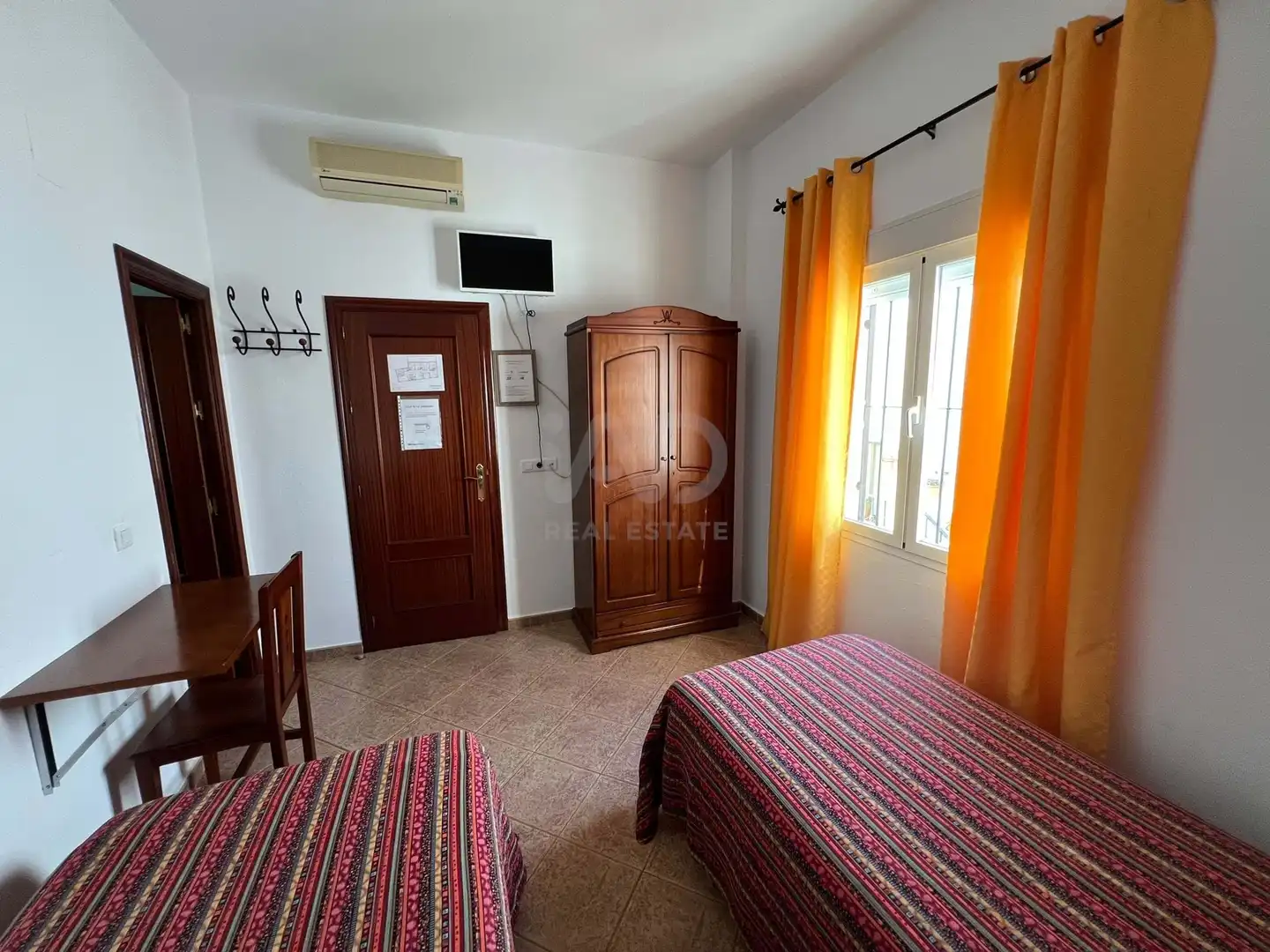 Habitación de Local en venta en Villablanca
