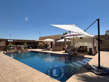 Xalet amb piscina en venda a Oromana