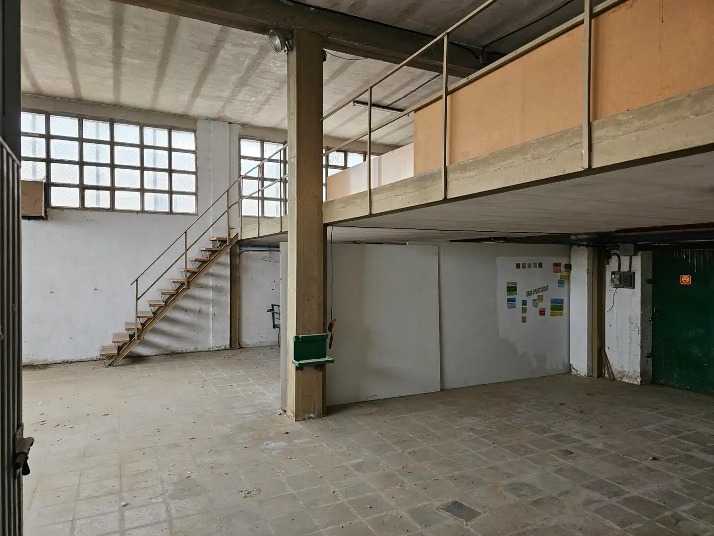 Fabrikhallen zum Verkauf in Tarazona mit Alarm