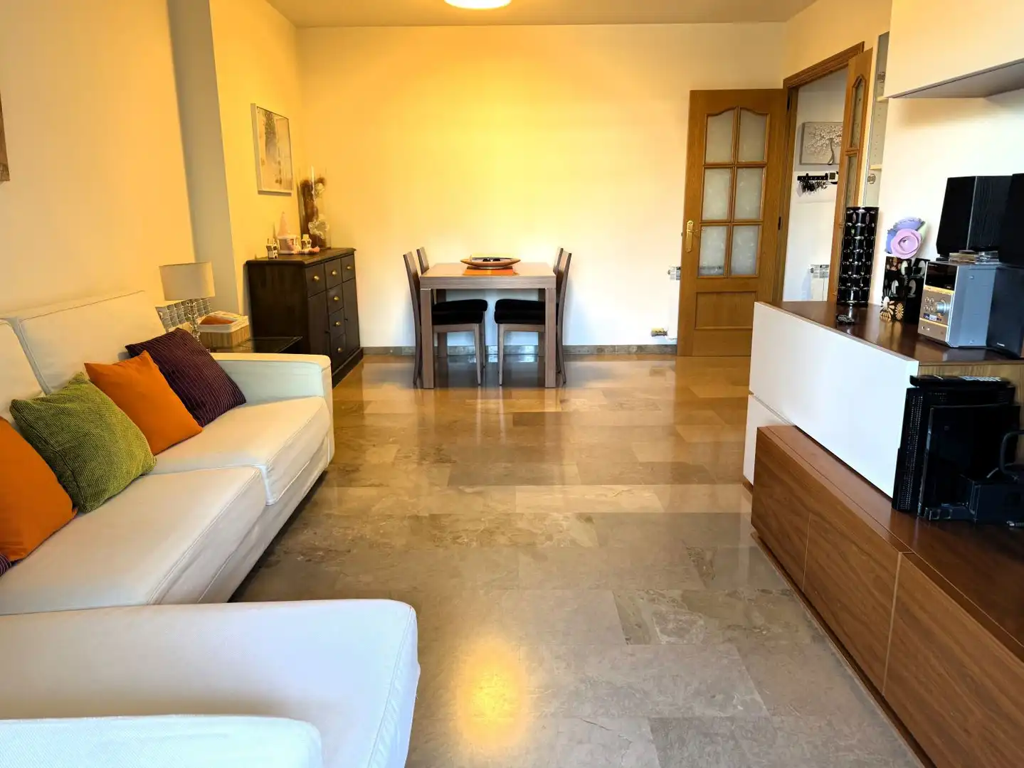Sala d'estar de Pis en venda en Sant Boi de Llobregat amb Aire condicionat, Calefacció i Terrassa