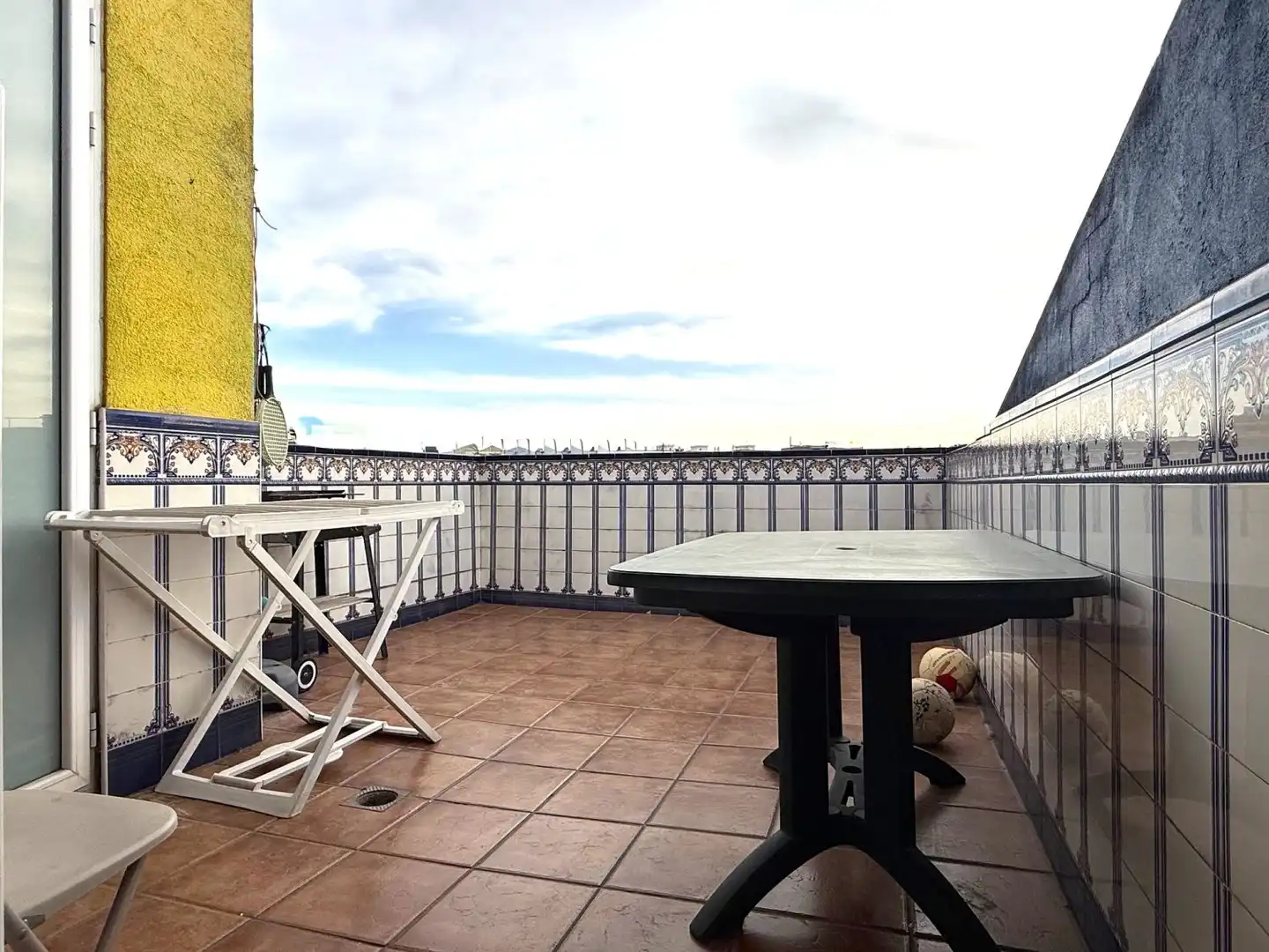 Terrasse von Einfamilien-Reihenhaus zum Verkauf in Sant Boi de Llobregat mit Terrasse und Abstellraum