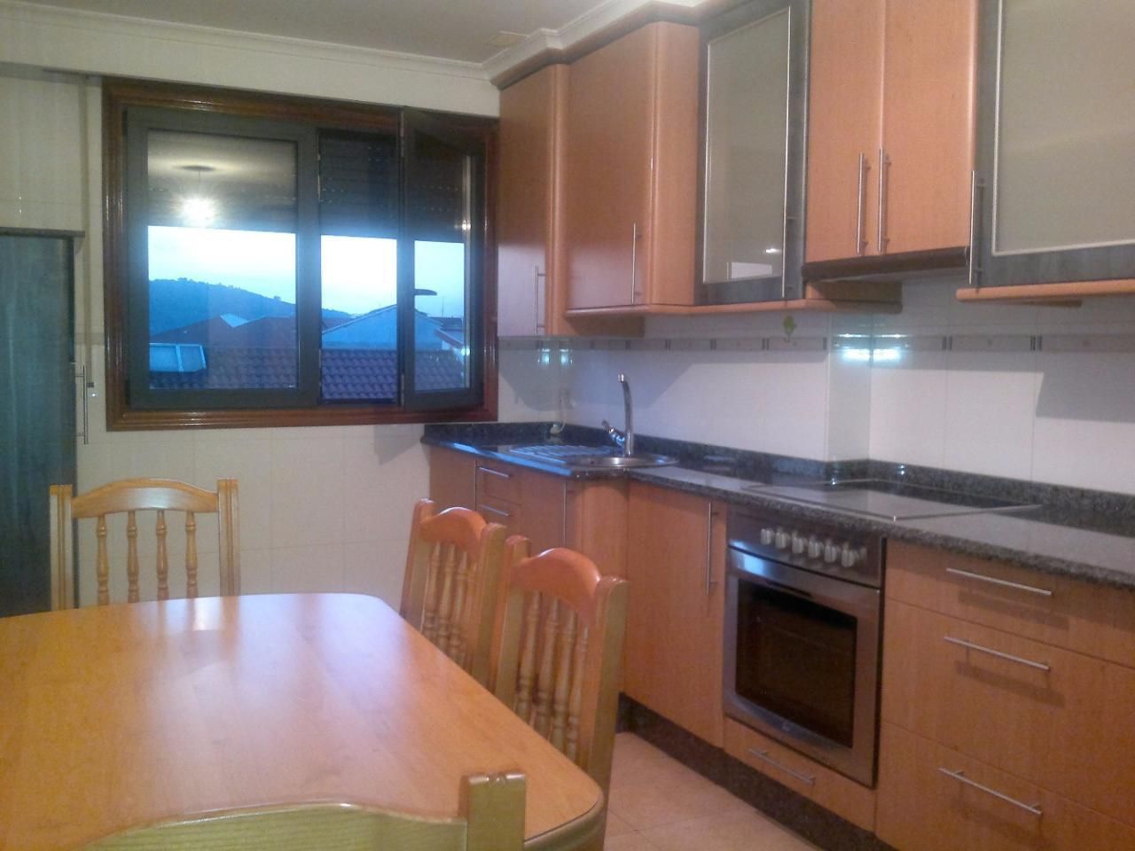 Kitchen of Flat to rent in Ourense Capital   with Heating
