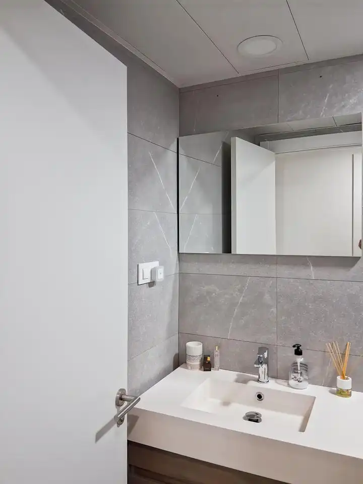 Badezimmer von Wohnung zum Verkauf in Madrid mit Klimaanlage, Heizung und Terrasse