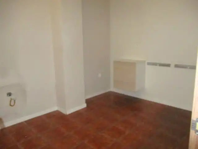 Local comercial en venta en Calle Alfonso Camín, imagen 2