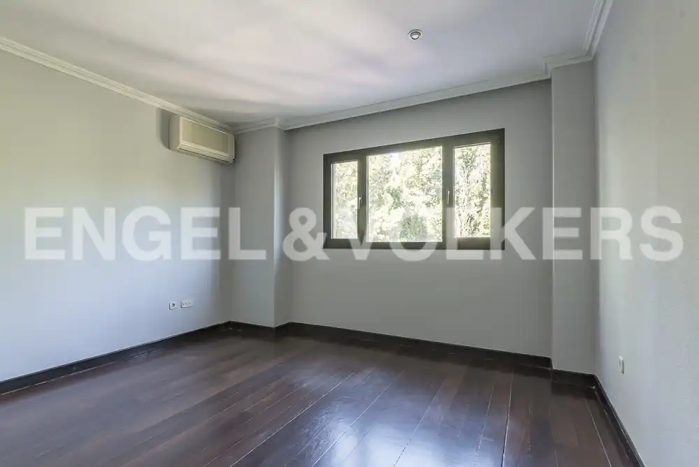 Bedroom of Houses for rent in Pozuelo de Alarcón  with Air Conditioner, Heating and Private garden