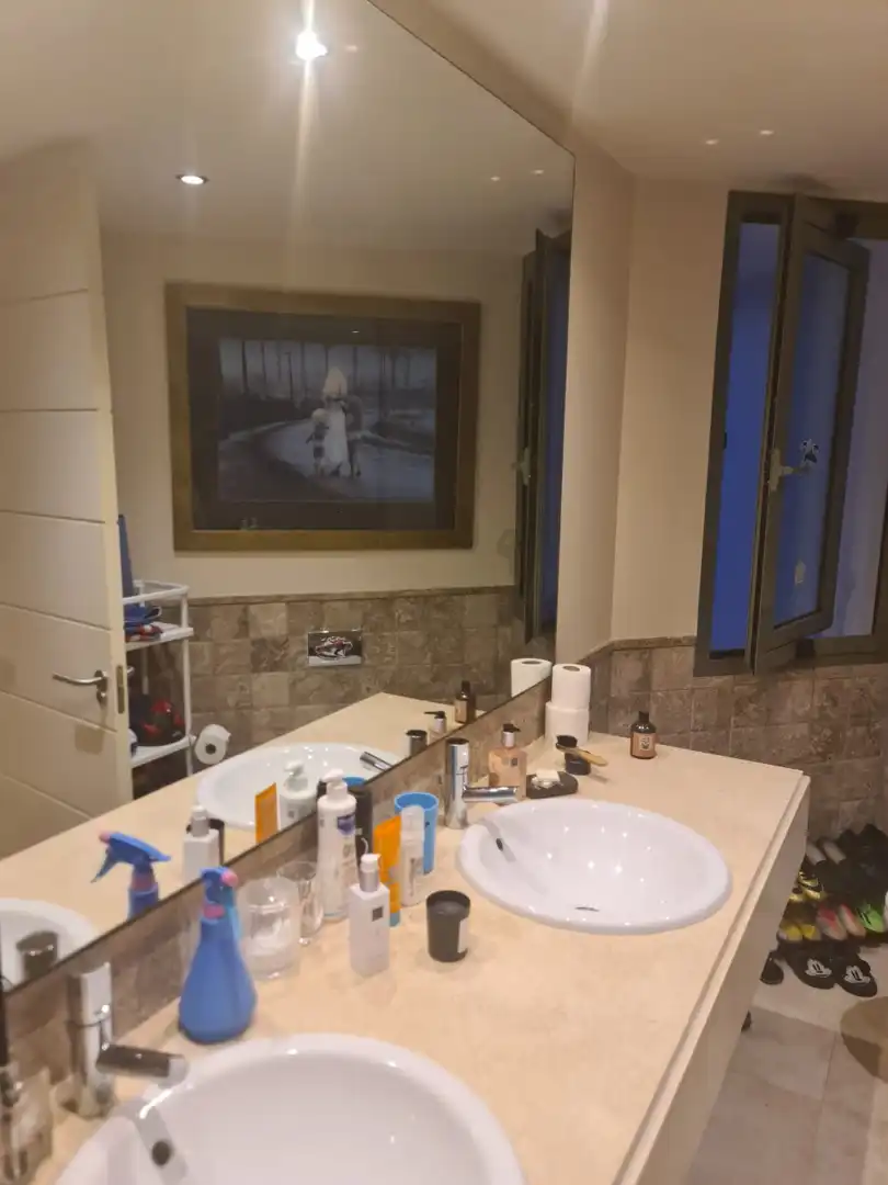 Bathroom of Duplexes for sale in Benahavís  with Air Conditioner, Furnished and TV