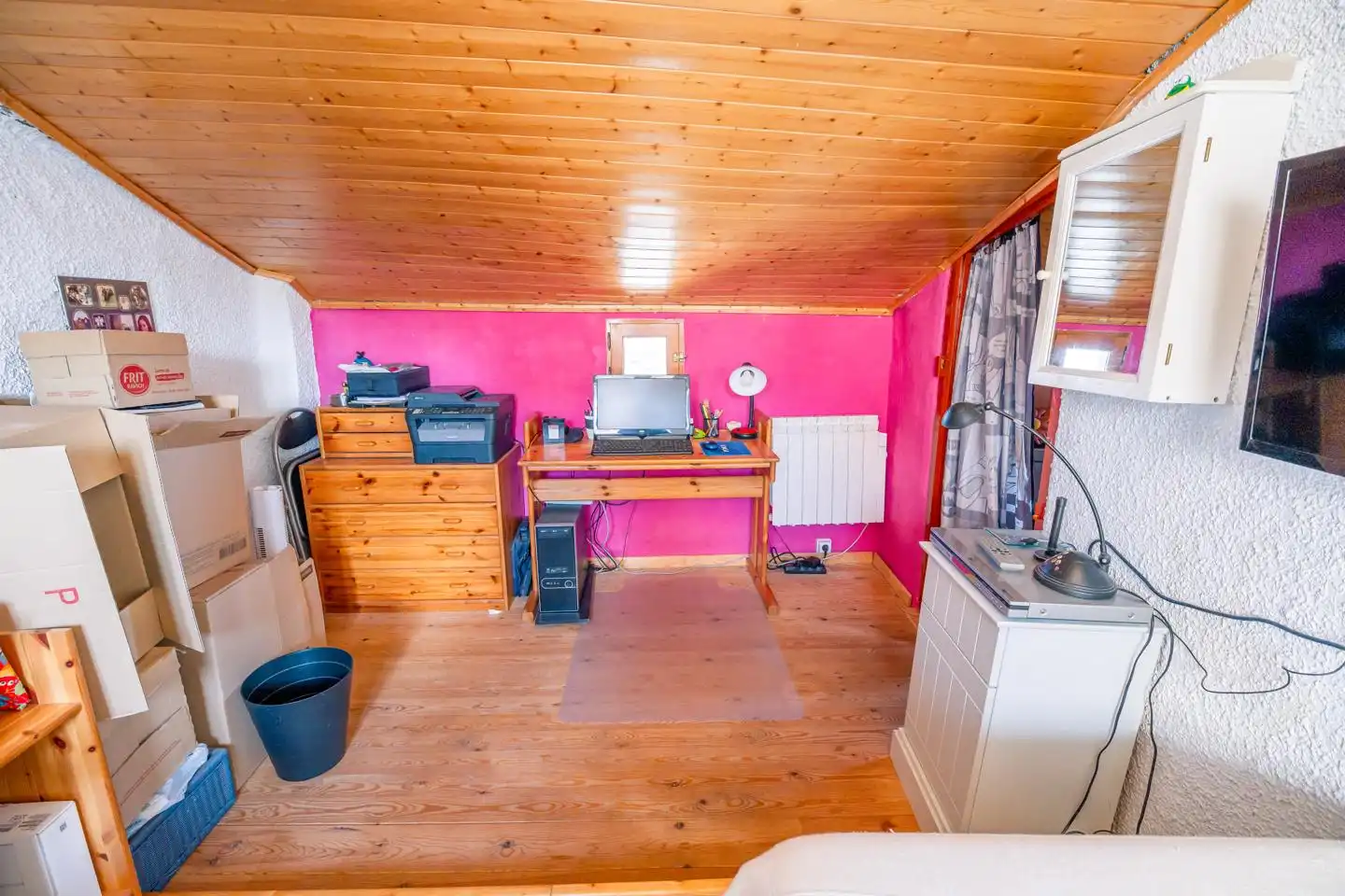 Habitación de Casa o chalet en venta en Almonacid de la Sierra con Calefacción, Terraza y Balcón