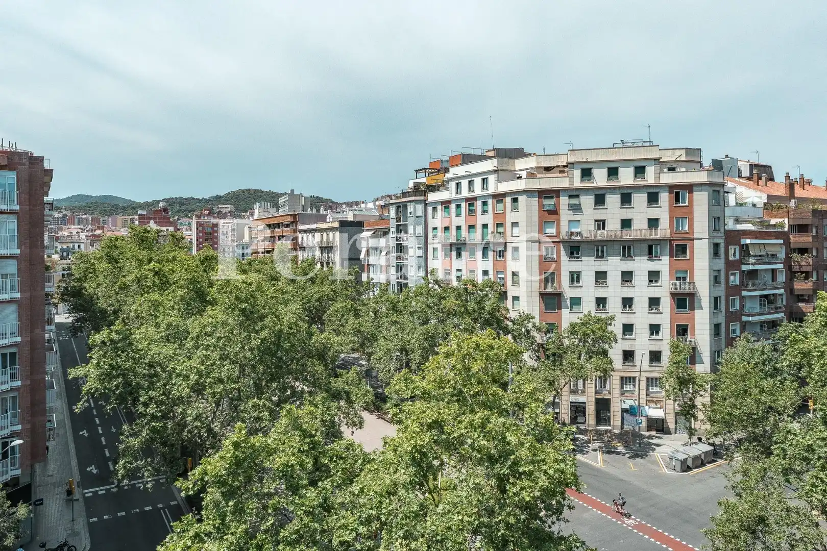 Außenansicht von Wohnung zum Verkauf in Barcelona mit Klimaanlage, Heizung und Parkett