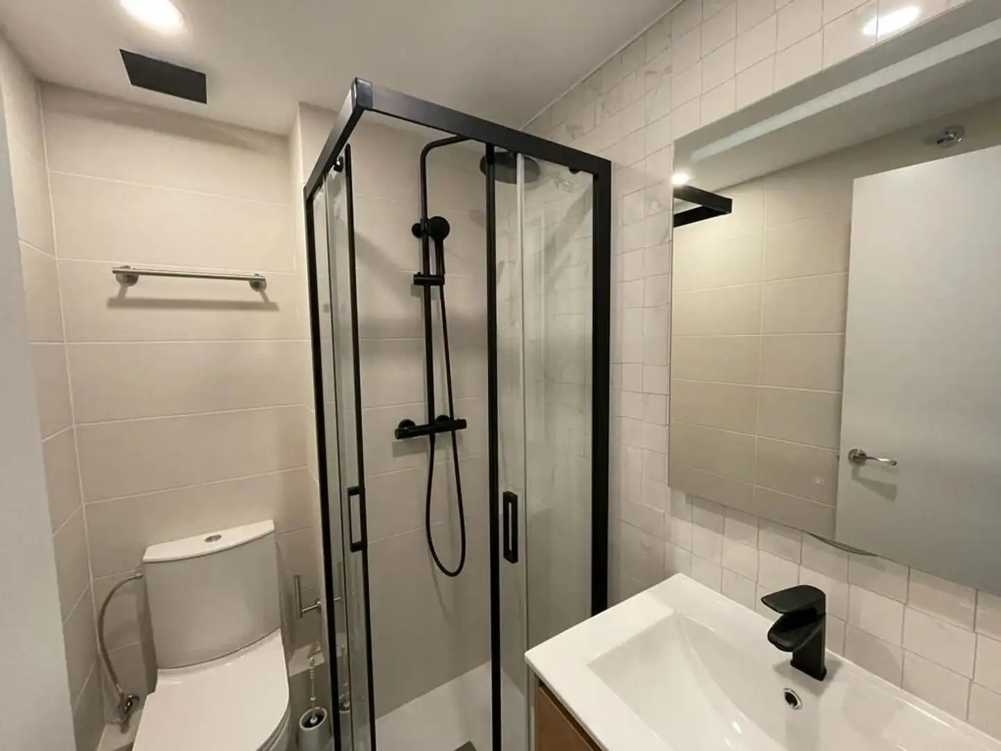 Baño de Piso de alquiler en Madrid con Aire acondicionado, Calefacción y Terraza
