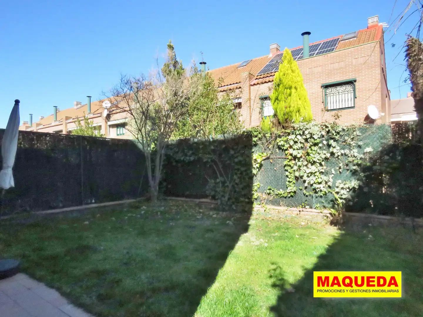 Jardí de Casa adosada en venda en Alcorcón amb Aire condicionat, Calefacció i Jardí privat