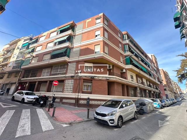 Piso en Venta en Campoamor