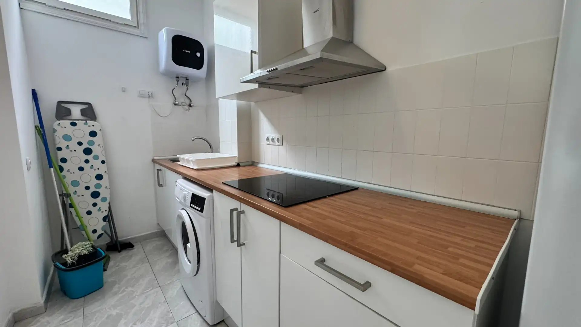 Kitchen of Flat for share in Las Palmas de Gran Canaria  with Furnished, Washing machine and Microwave