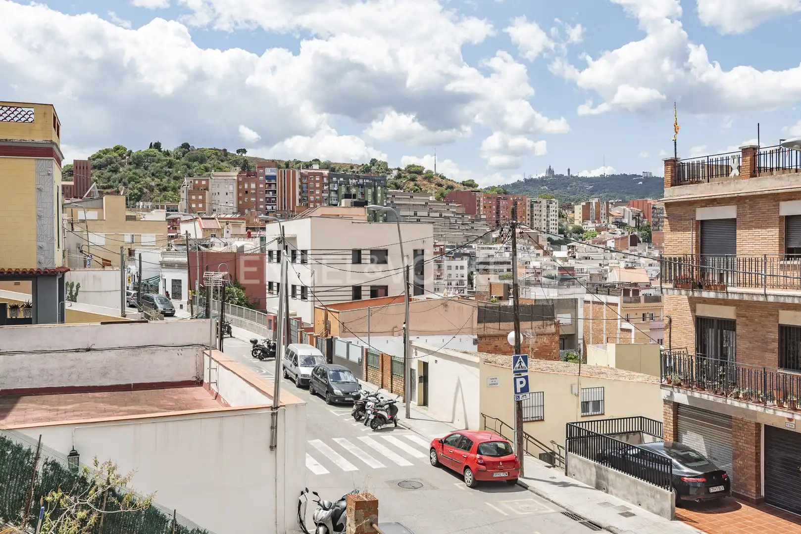 Außenansicht von Wohnung zum Verkauf in Barcelona mit Heizung, Parkett und Terrasse