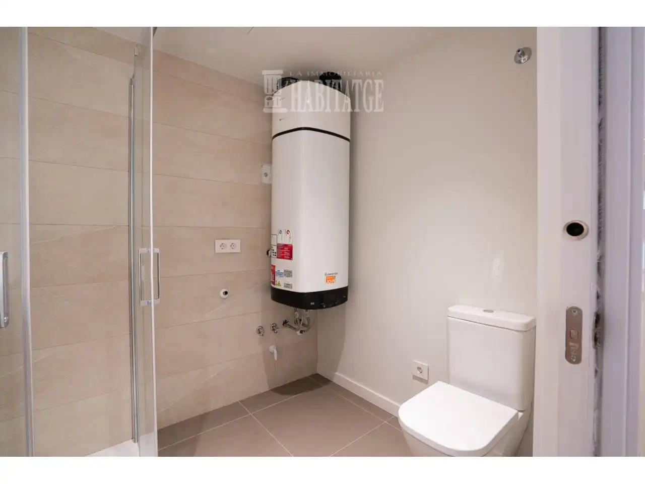 Baño de Piso en venta en Vic con Calefacción