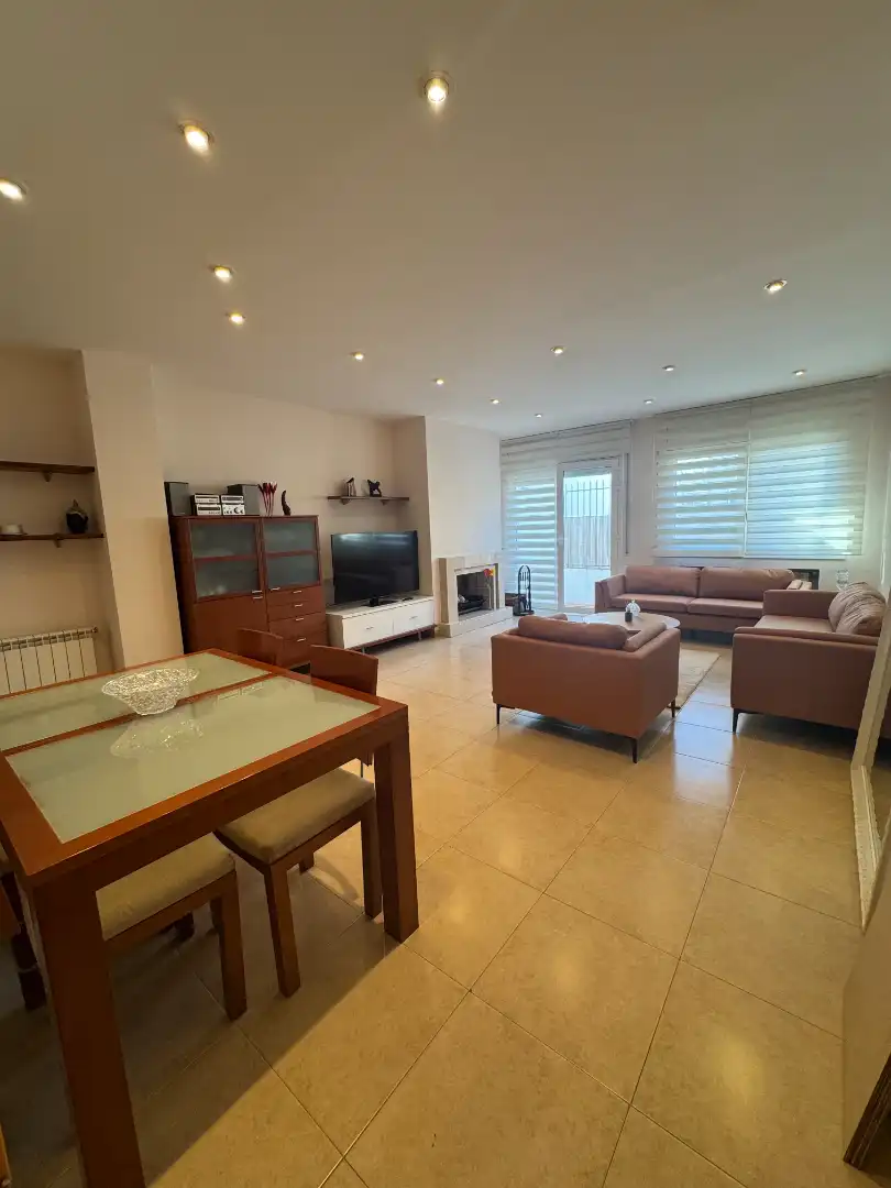 Sala d'estar de Dúplex de lloguer en Calella amb Aire condicionat, Calefacció i Terrassa