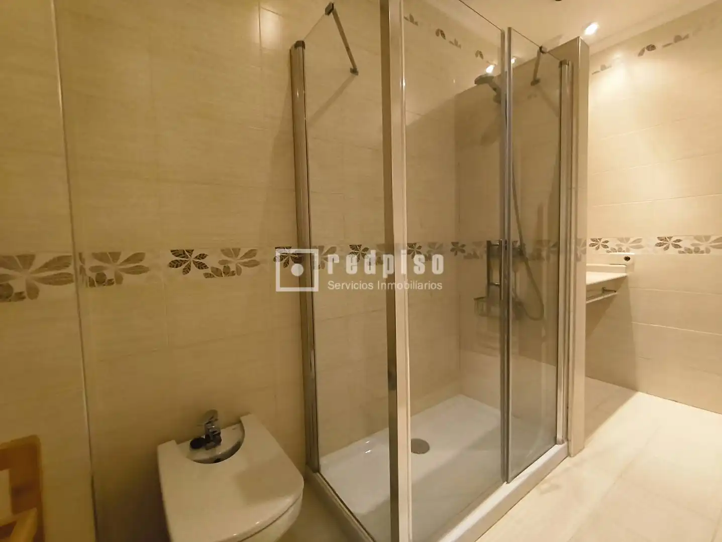Baño de Piso de alquiler en Sevilla con Aire acondicionado, Terraza y Amueblado