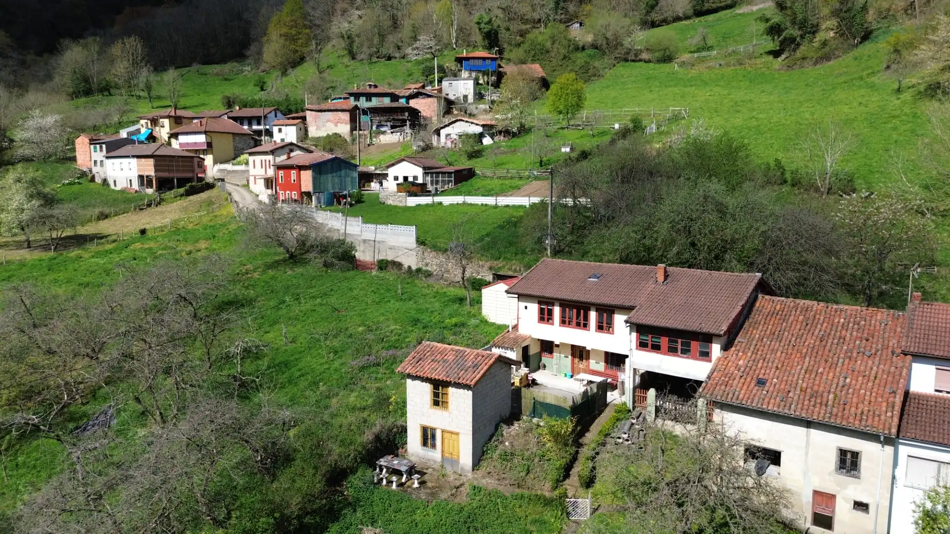 Vista exterior de Casa o chalet en venta en Mieres (Asturias) con Jardín privado y Balcón