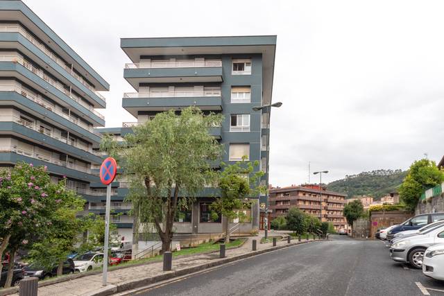Local comercial en Venta en Calle Zumaia Kalea en Zurbaran