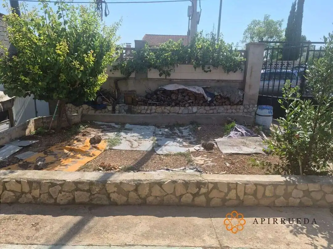 Houses for sale in Alforque  with Air Conditioner, Heating and Storage room