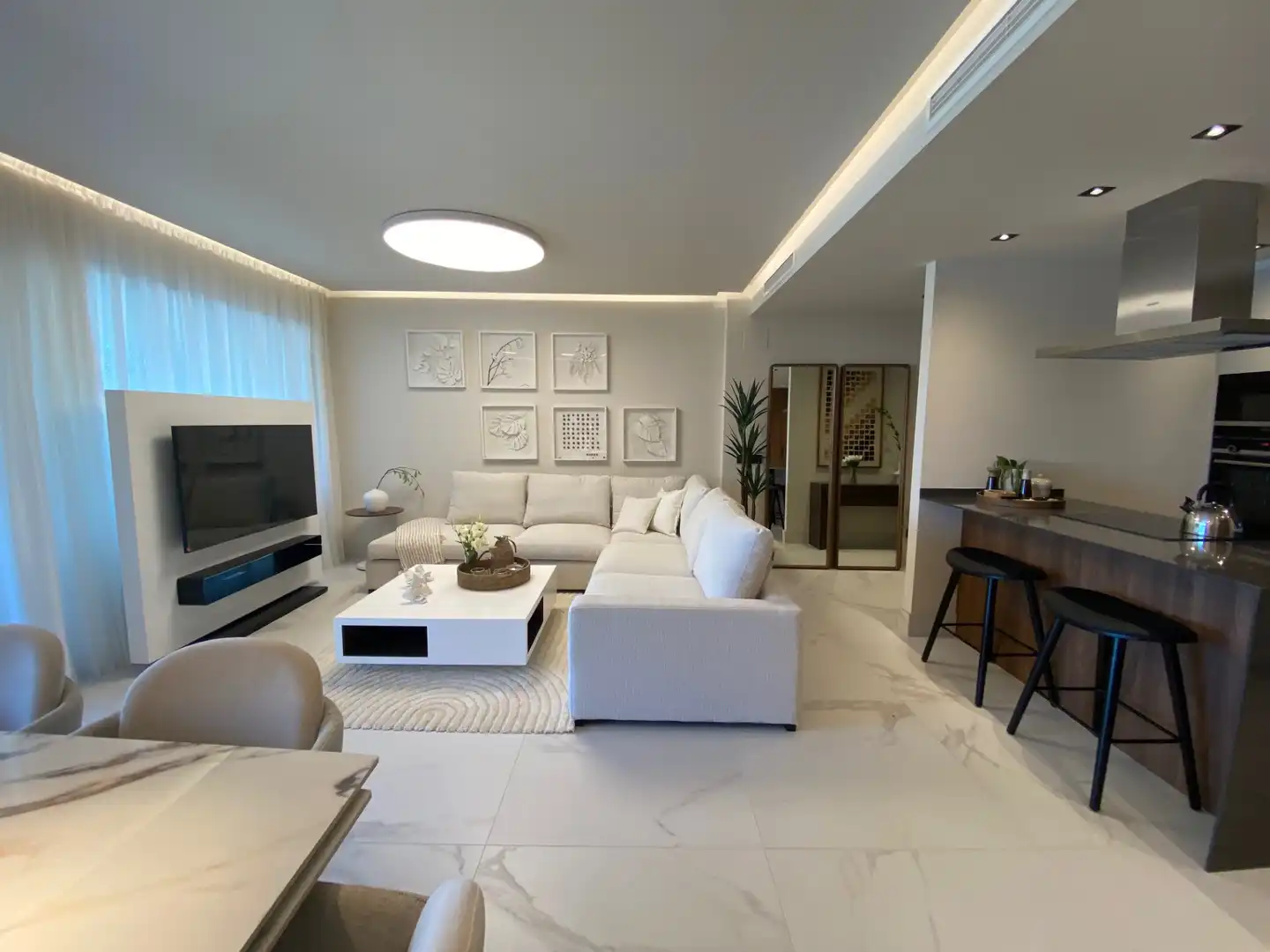 Sala d'estar de Pis en venda en Marbella amb Aire condicionat, Calefacció i Terrassa