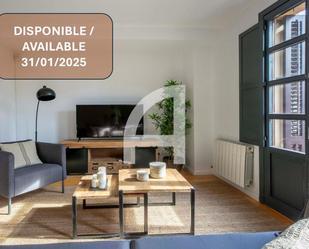 Living room of Flat to rent in  Barcelona Capital  with Air Conditioner, Heating and Parquet flooring