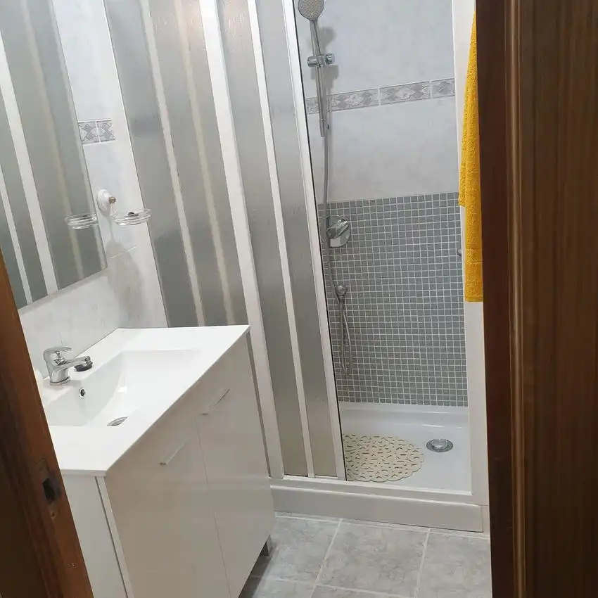 Badezimmer von Wohnung zur Miete in Valencia mit Klimaanlage, Terrasse und Möbliert