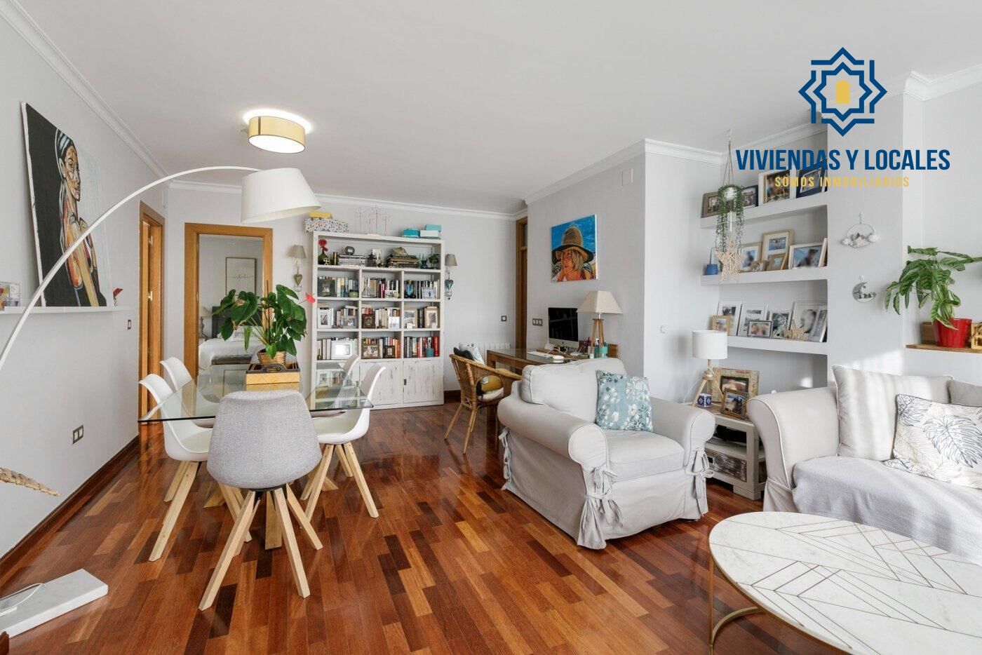 Living room of Flat for sale in  Granada Capital  with Air Conditioner, Heating and Parquet flooring