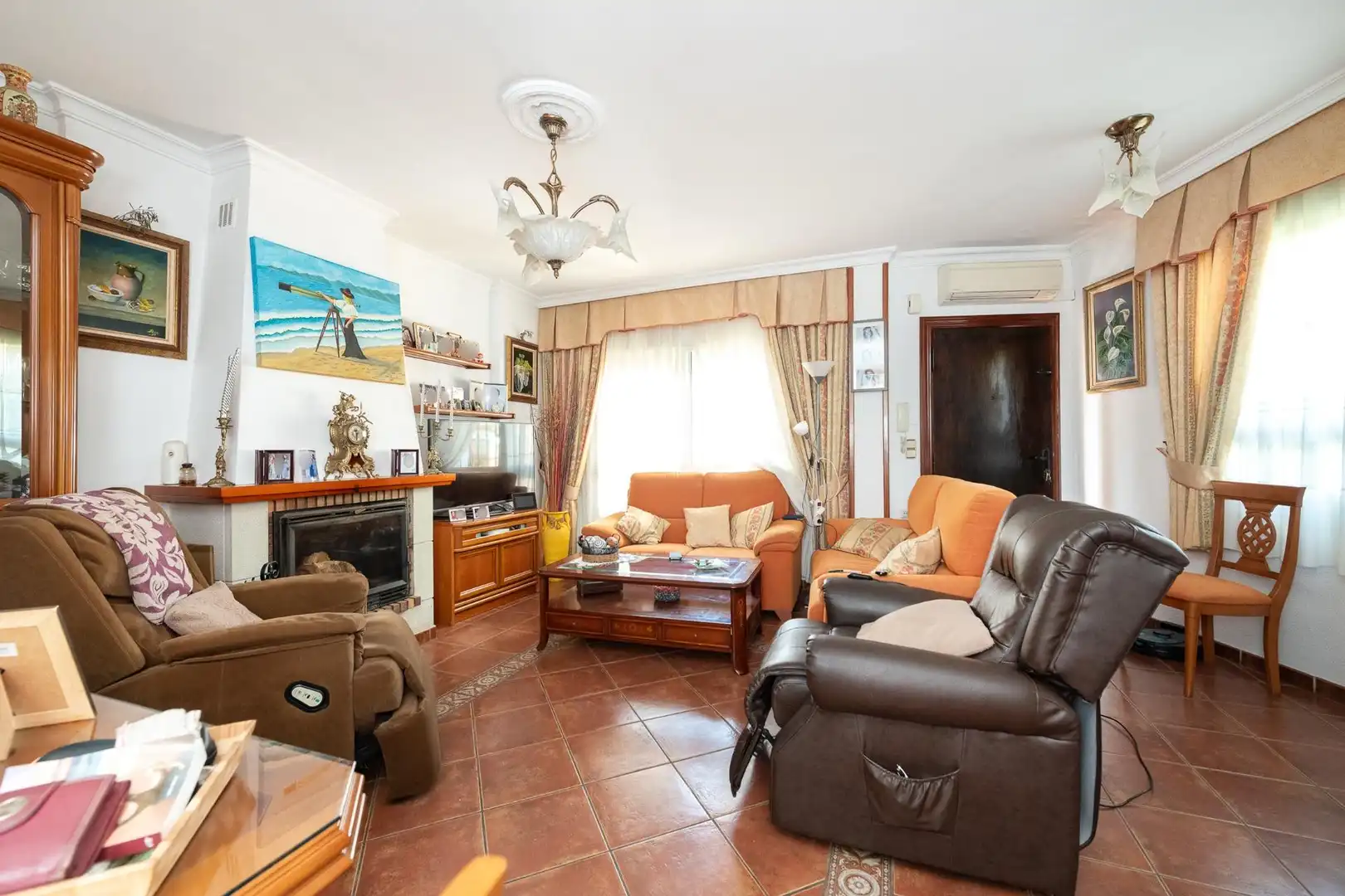 Sala de estar de Casa adosada en venta en Rincón de la Victoria con Trastero y Piscina comunitaria