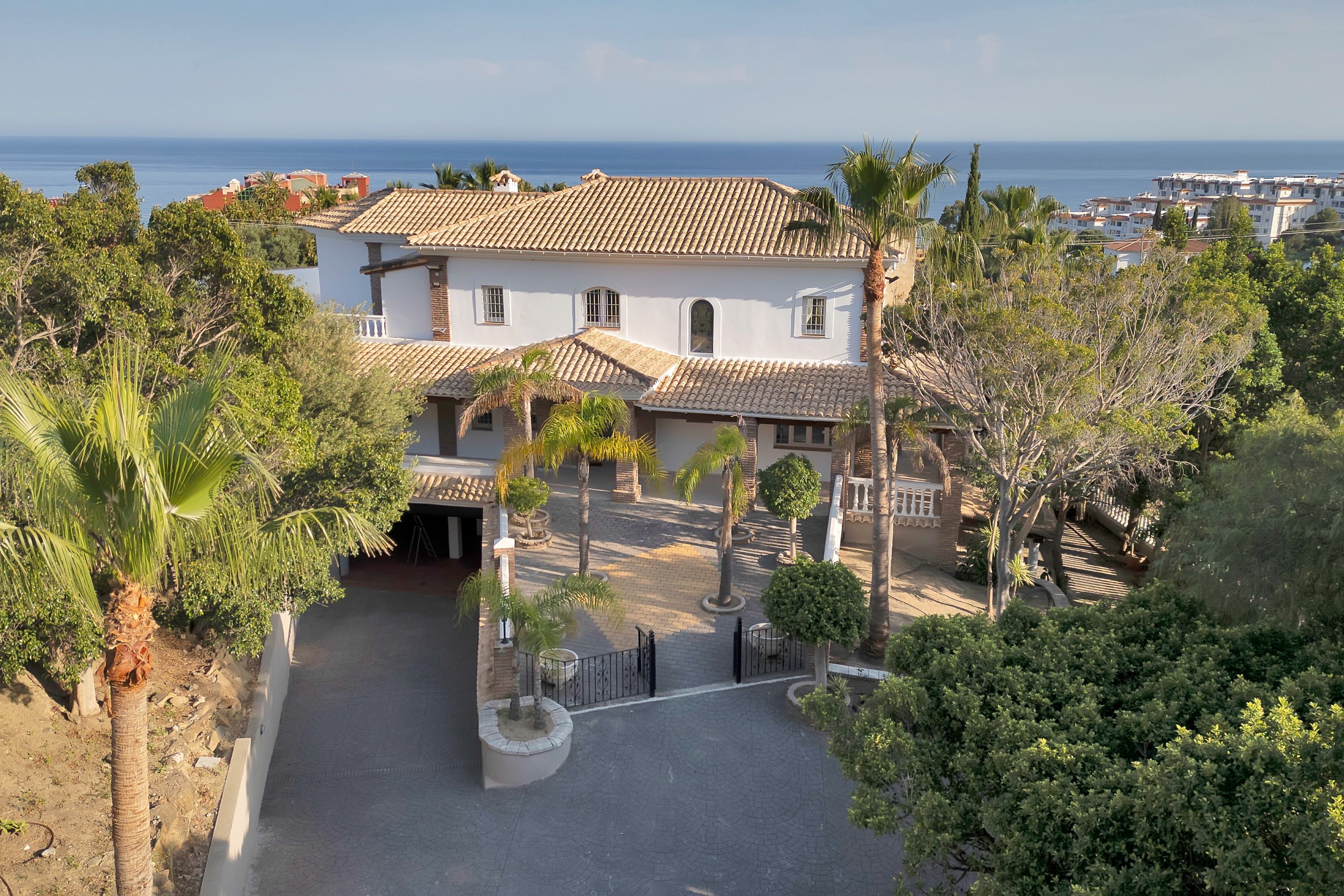 Exterior view of House or chalet for sale in Benalmádena  with Heating, Private garden and Terrace
