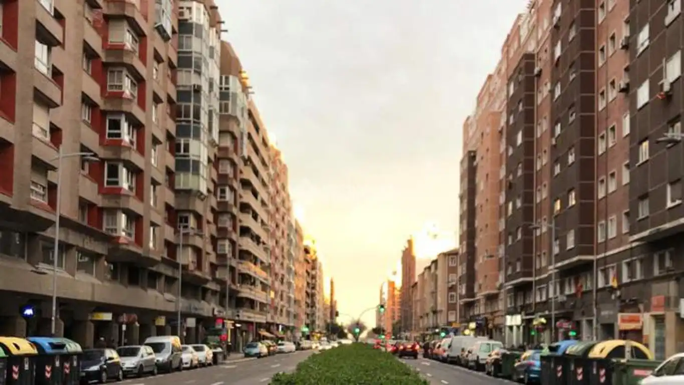 Vista exterior de Piso en venta en Zaragoza con Calefacción, Parquet y Amueblado