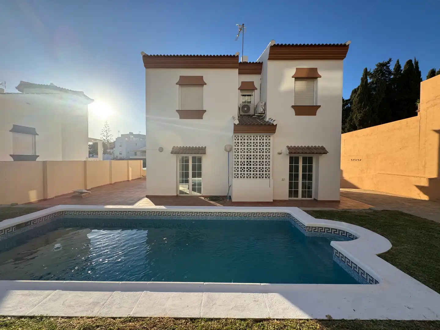Piscina de Casa o chalet en venta en Rincón de la Victoria con Aire acondicionado, Jardín privado y Terraza