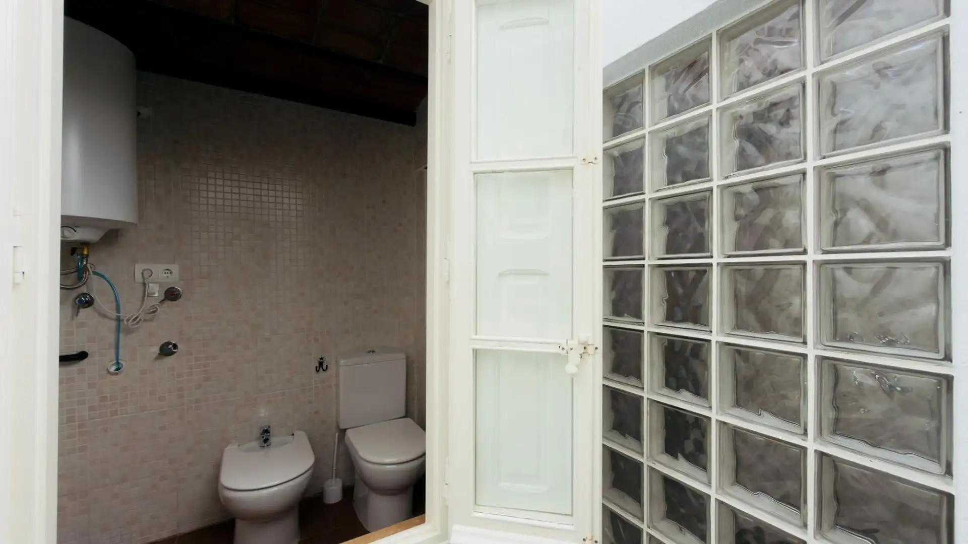 Baño de Piso en venta en Vilanova i la Geltrú con Terraza, Amueblado y Balcón