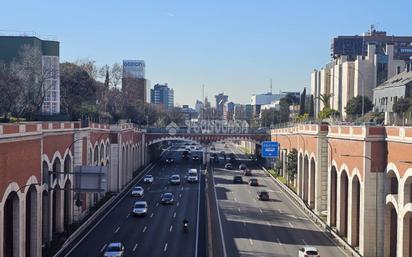 Vista exterior de Pis en venda en  Madrid Capital amb Calefacció i Piscina comunitària