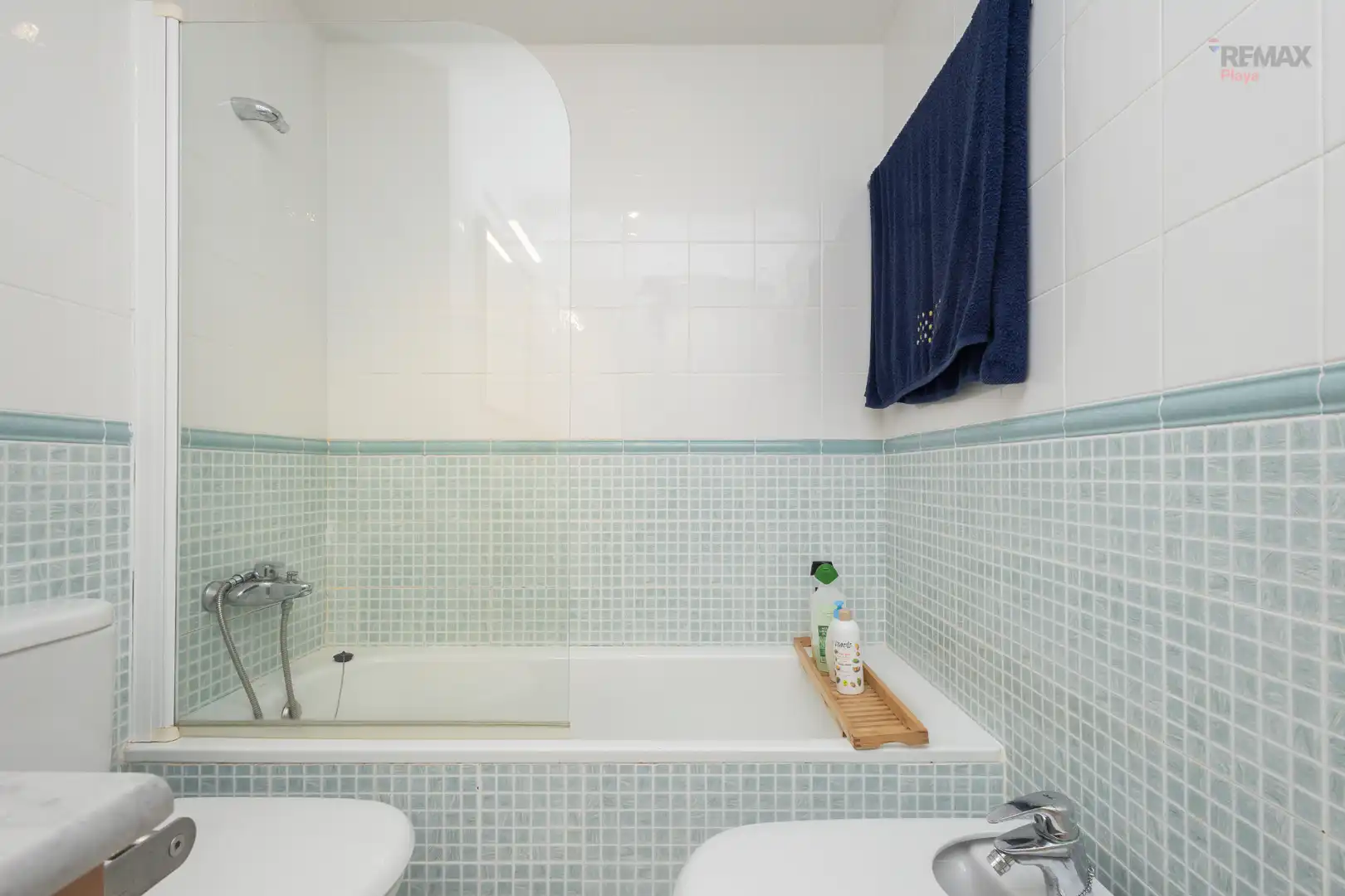 Bathroom of Ground floor for sale in Vera  with Air Conditioner, Terrace and Storage room