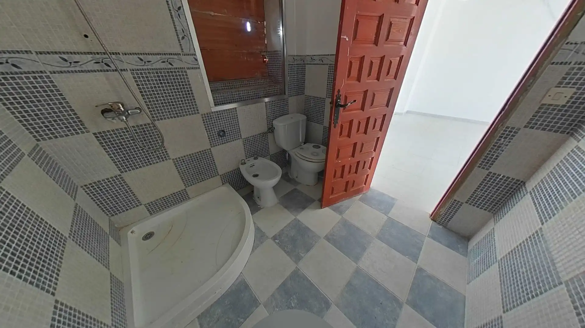 Baño de Casa adosada en venta en Villanueva del Río y Minas con Jardín privado y Terraza