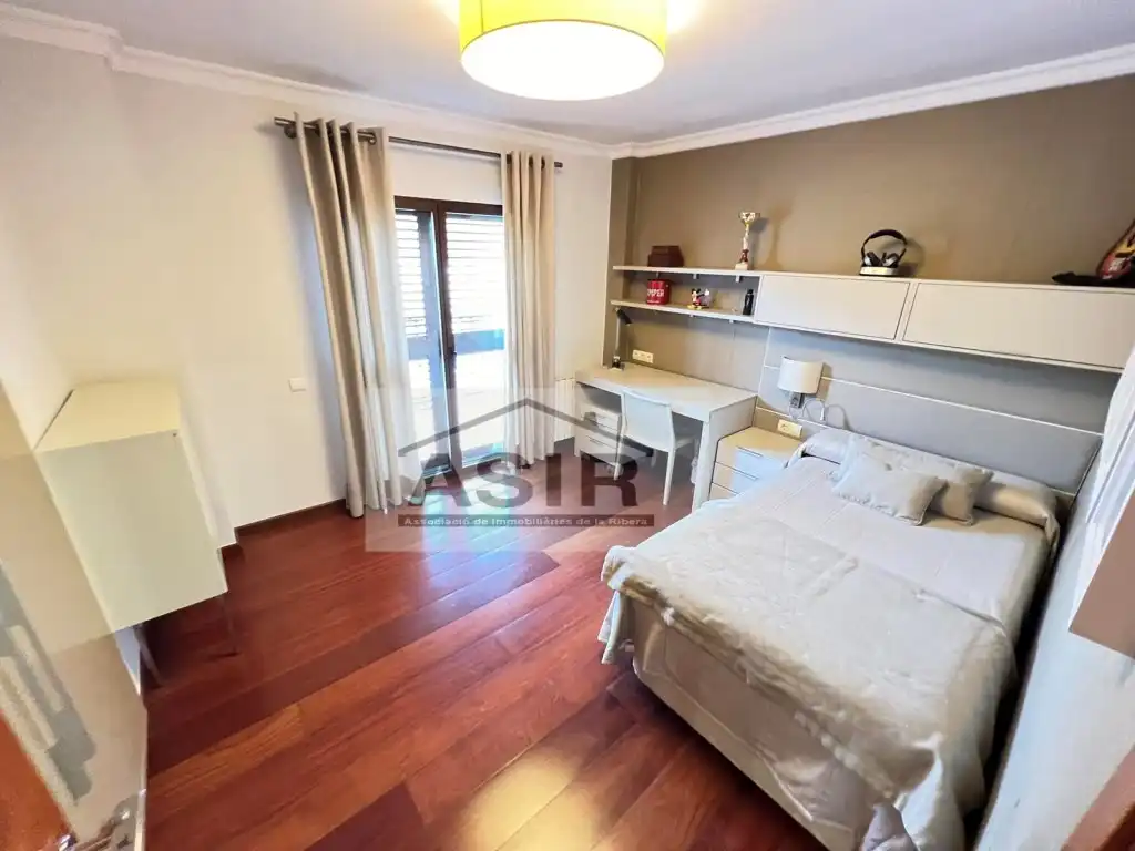 Flat for rent in Plaza Major, Centre