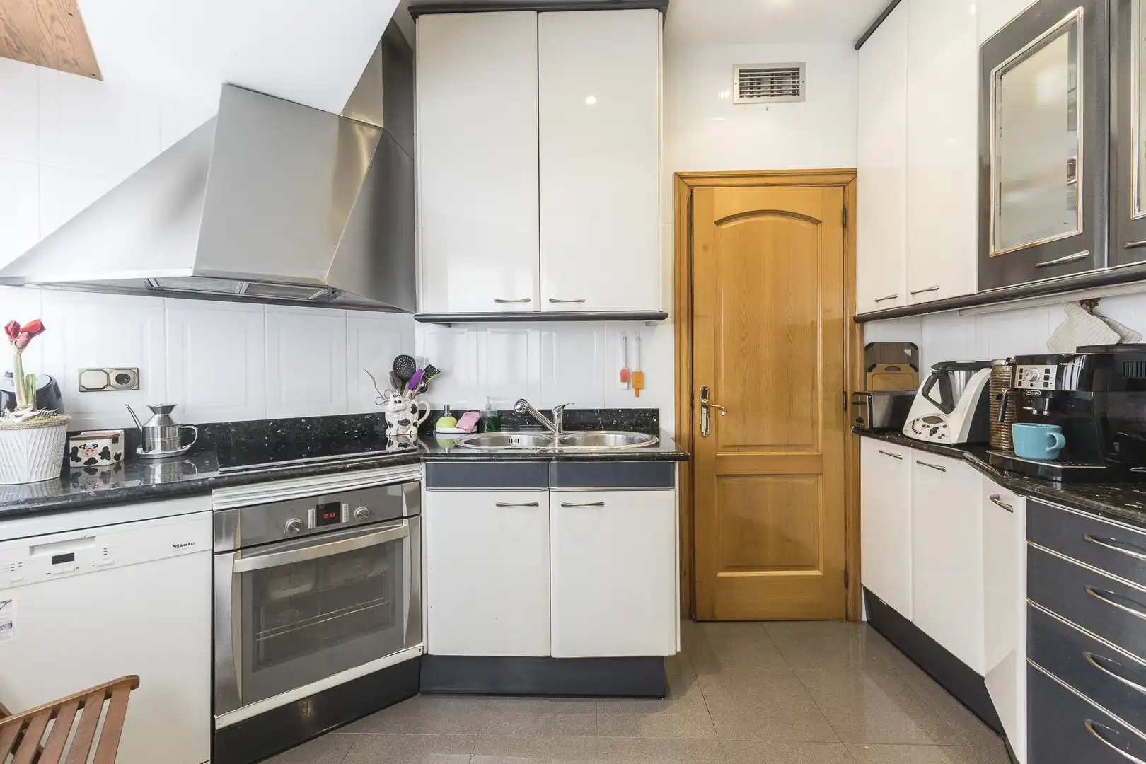 Cocina de Casa adosada en venta en Barcelona con Calefacción