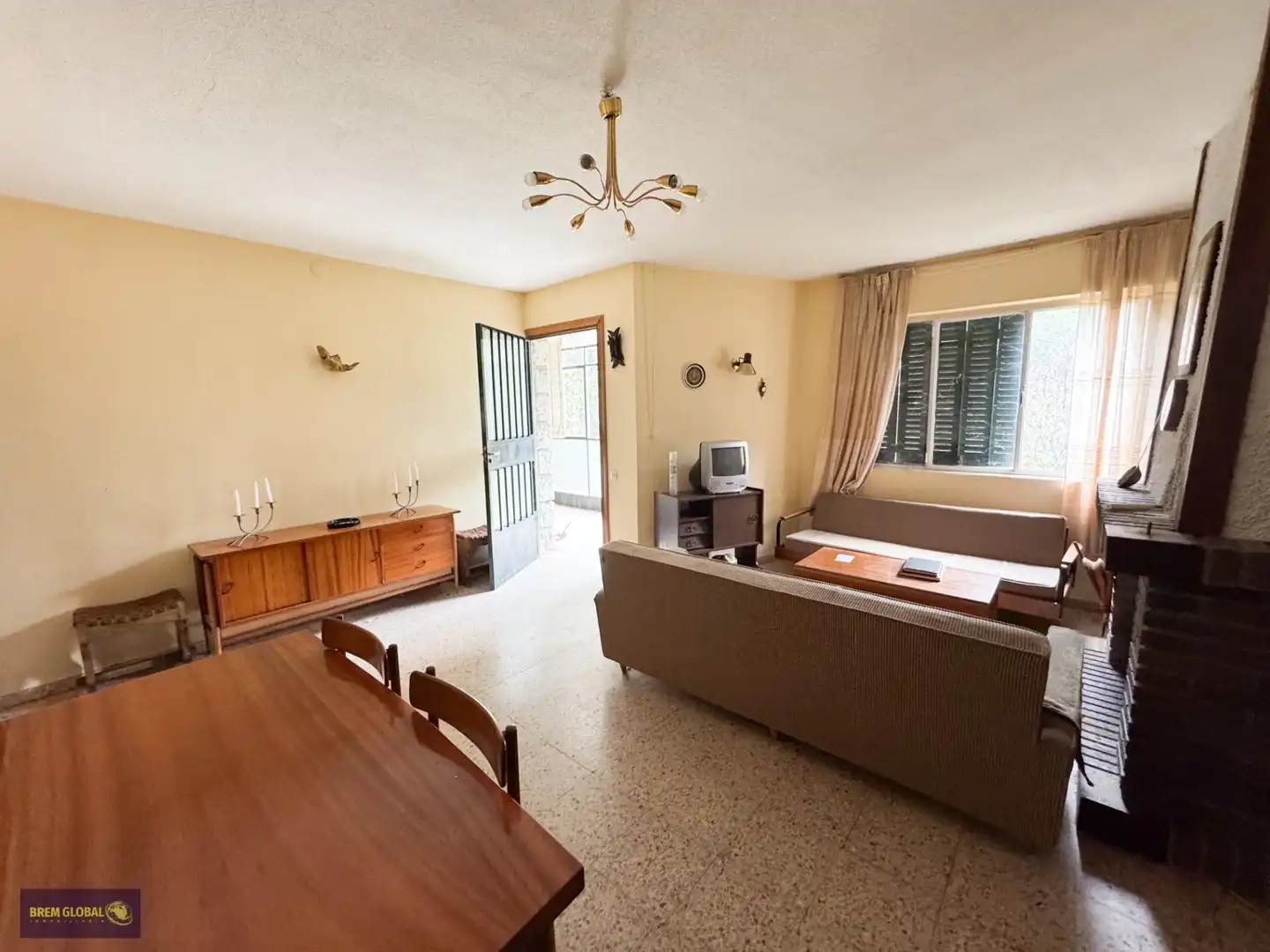 Sala de estar de Casa adosada en venta en El Berrueco con Jardín privado, Trastero y Amueblado