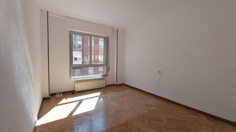 Photo 5 of Flat for sale in  Acibelas, 26, Circular, Valladolid