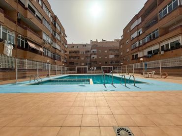 Apartament amb piscina en venda a Calle JOAQUIN CHAPAPRIETA 139